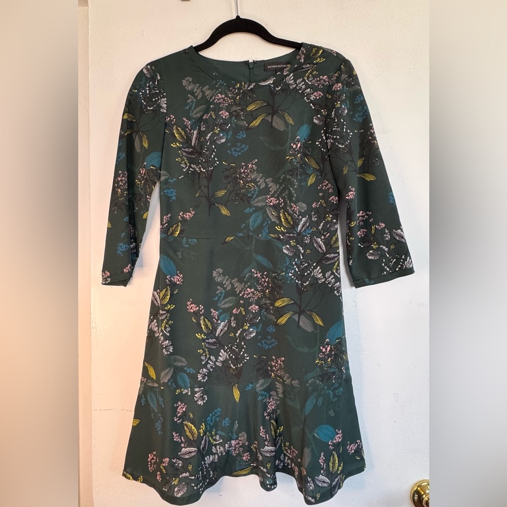 Banana Republic Dark Green Floral Dress (2P)